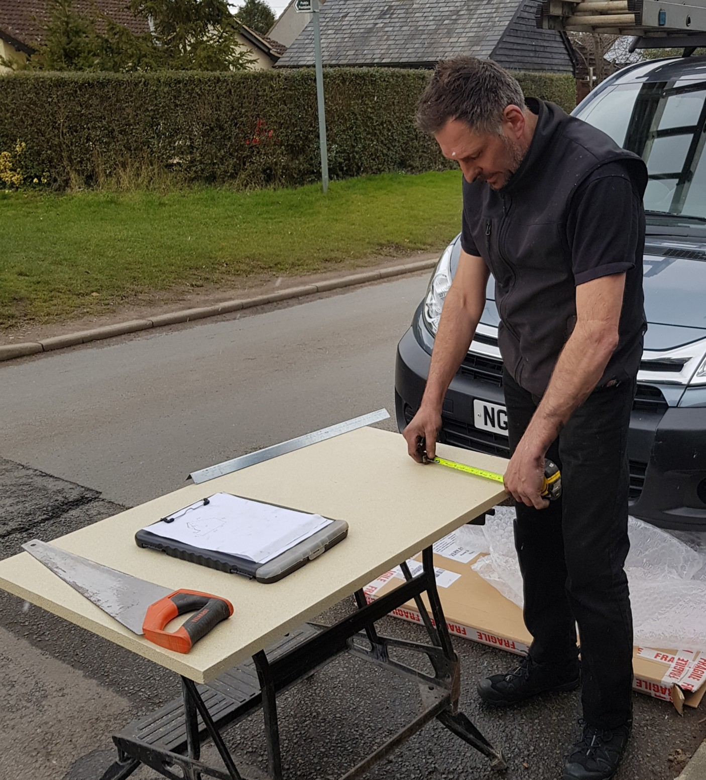 Cutting vermiculite firebricks bespoke on-site Cutting vermiculite firebricks bespoke on-site